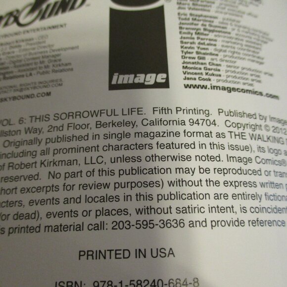 Walking Dead TPB Volume 6 Gray Black White Graphic Zombie Fighting Comic Book - Picture 4 of 14